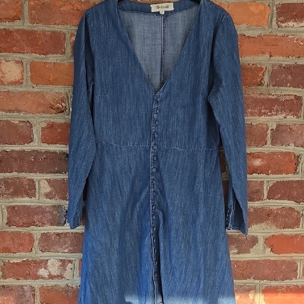Madewell Denim Chambrey Long Sleeve Lillyblossom Dress in Size 8.